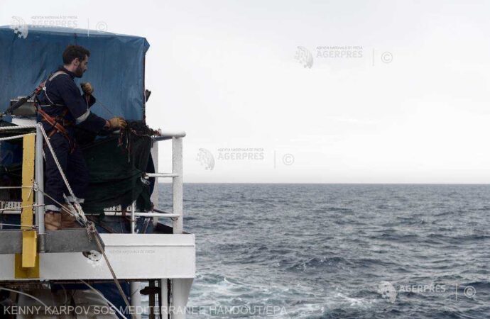 Franţa urmează să primească migranţi de pe nava Aquarius