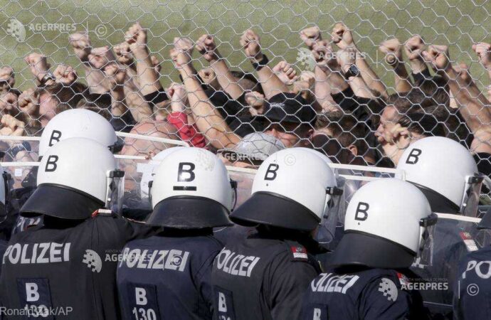 Austria: Sute de poliţişti şi militari participă la un exerciţiu de protecţie a frontierei cu Slovenia împotriva migranţilor