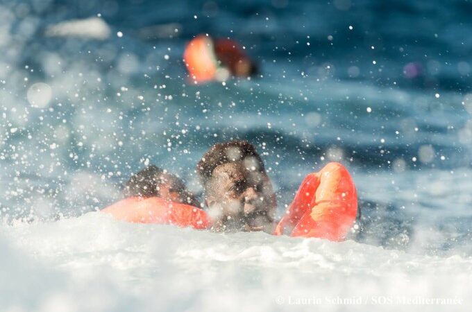 Ambarcaţiune cu migranţi, scufundată lângă Antalya. 6 copii s-au înecat
