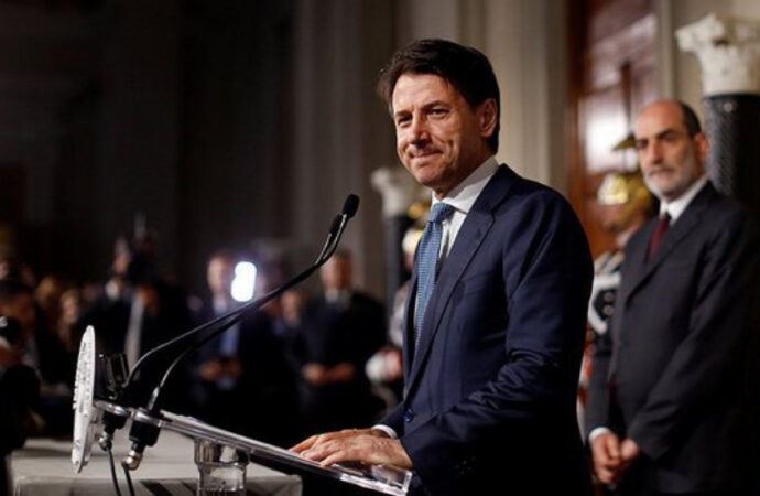 Prim-ministrul italian acuză Franţa de ipocrizie în legătură cu migraţia