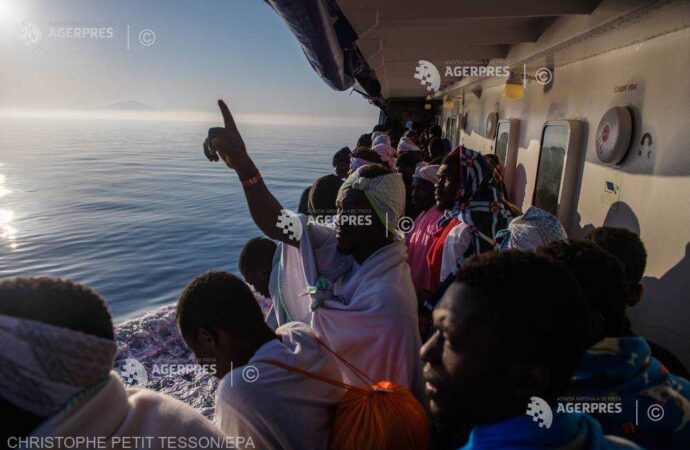 Migranţi: Franţa şi Libia ”îşi consolidează cooperarea”