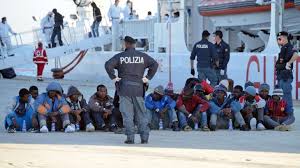 Italia: Mai mult de 900 de migranţi au debarcat în Sicilia