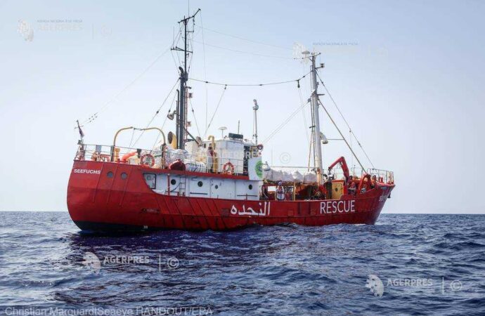 Italia cere Olandei să retragă două nave ale unor ONG-uri care salvează migranţi pe Mediterana