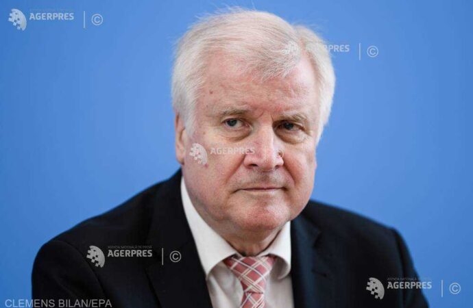 Ministrul de interne german, în dezacord cu preşedintele Curţii Constituţionale pe tema refugiaţilor