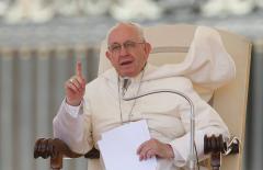 Papa Francisc a denunţat ”ipocrizia sterilă” a celor care refuză să îi ajute pe migranţi