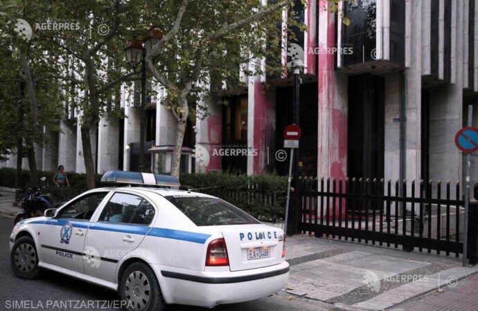 Grecia: Poliţia a destructurat o bandă care vindea migranţilor documente contrafăcute
