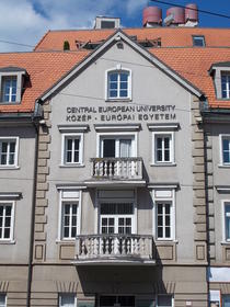 Universitatea Central Europeană din Budapesta nu mai oferă cursuri pentru refugiați