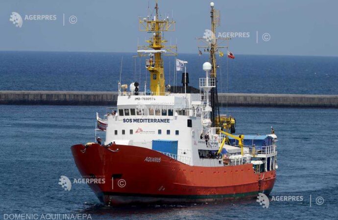 Panama a retras pavilionul navei Aquarius, care salva refugiaţi din Mediterana