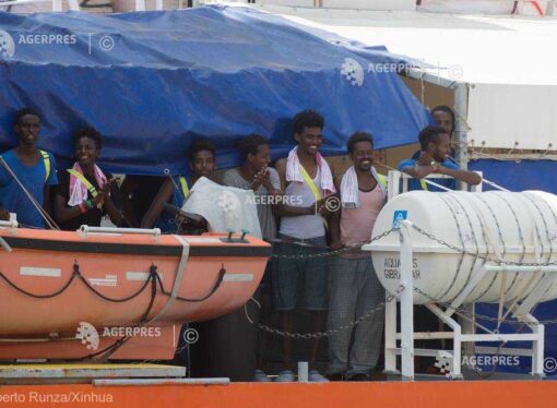 Portugalia anunţă că primeşte 10 dintre migranţii de la bordul navei Aquarius