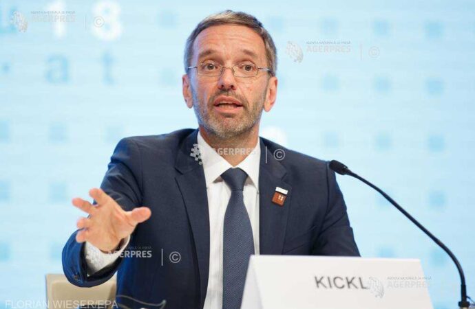 Austria intenţionează să menţină controalele la graniţă (ministrul austriac de interne)