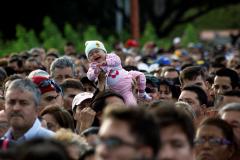Germania: Un imigrant a ameninţat că îşi aruncă copilul de la etajul unui centru de refugiaţi pentru a evita deportarea