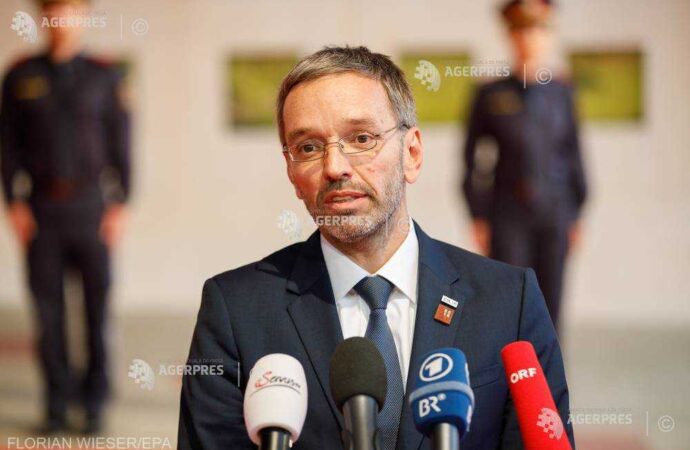 Austria şi Danemarca propun o reformă a azilului care suspendă temporar relocarea permanentă de refugiaţi