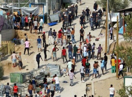 Militanţi ai Statului Islamic s-au infiltrat în tabăra de migranţi de pe Insula Lesvos unde au impus şaria, legea islamică