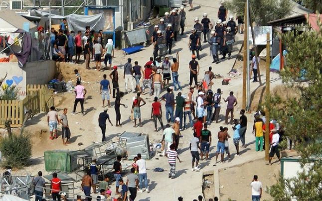 Militanţi ai Statului Islamic s-au infiltrat în tabăra de migranţi de pe Insula Lesvos unde au impus şaria, legea islamică