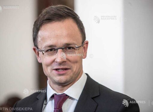 Ministrul de externe ungar a solicitat răspunsuri de la Comisia Europeană şi ONU în legătură cu cardurile de debit pentru migranţi