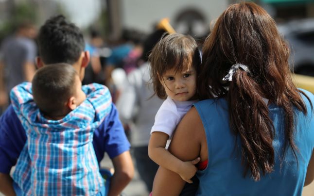 Franţa şi Germania vin cu o propunere pentru statele din UE care refuză să găzduiacă refugiaţi