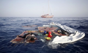 Autoritățile britanice și franceze au salvat patruzeci de migranți în Canalul Mânecii