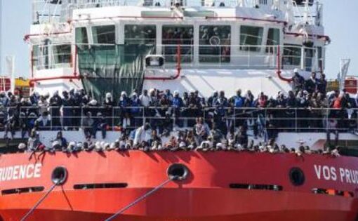 Porturile Italiei rămân închise pentru ONG-ul spaniol cu circa 310 de migranţi salvaţi de pe Marea Mediterană
