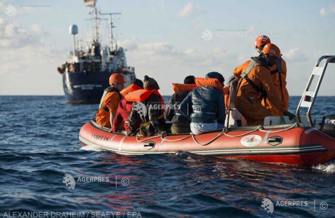 Guvernul german încă mai caută un port pentru a debarca 49 de migranţi salvaţi în Mediterana