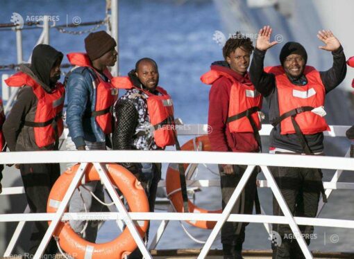 Porturile italiene, închise pentru migranţi, reiterează Salvini
