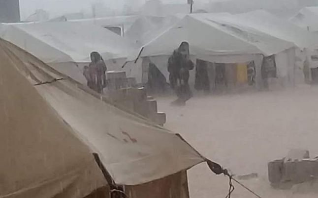Siria: peste 40.000 de refugiaţi au fost evacuaţi din tabere din cauza inundaţiilor