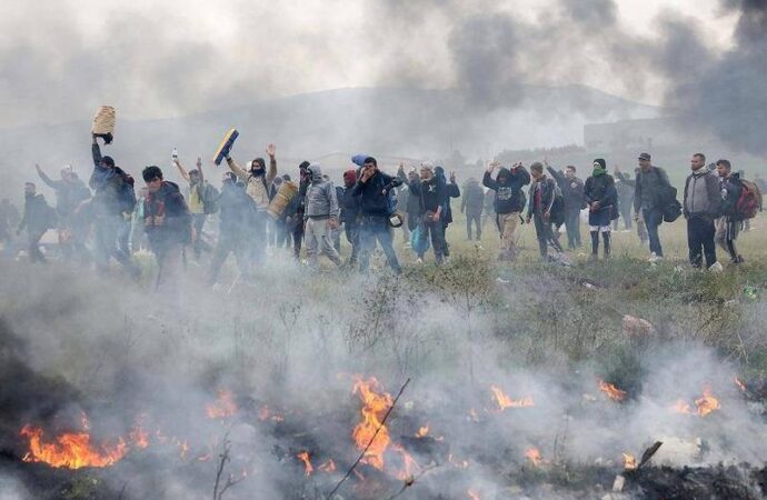 Ministrul bulgar al apărării despre problemele cu migranții din Grecia: Armata este gata, în caz de nevoie, să trimită la graniţă 3.000 de soldați