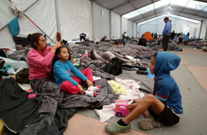 Italia a acceptat să primească 600 de refugiați