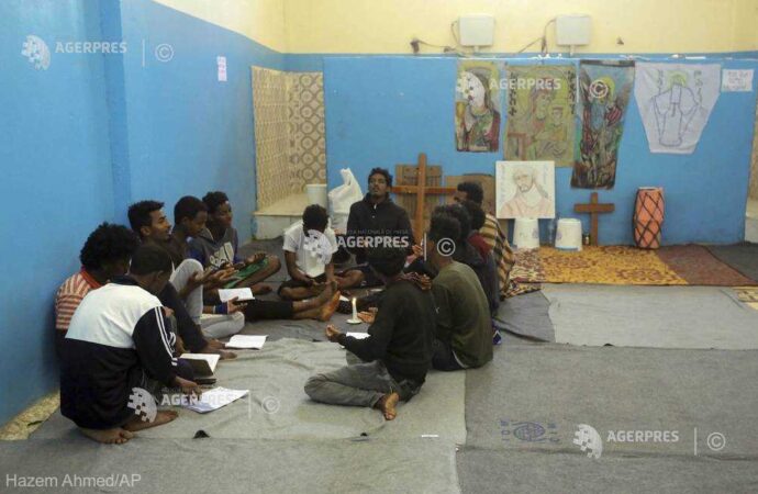 MSF cere evacuarea urgentă în Europa a aproape 6000 de migranţi din centre de detenţie libiene
