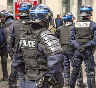 Migranţi: Statul francez a transformat în ultimii 30 de ani litoralul de nord într-un adevărat buncăr (raport)