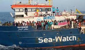 Franţa, pregătită să preia zece migranţi debarcaţi de Sea-Watch3 în portul Lampedusa