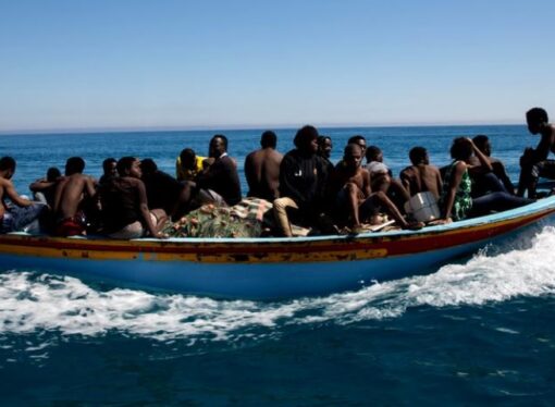 Barcă plină de migranți, dintre care jumătate copii, depistată de polițiști la Porțile de Fier