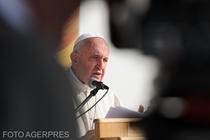 Papa Francisc cere „coridoare umanitare” pentru migranţi