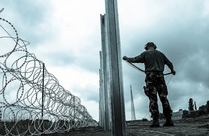 Slovenia extinde gardul împotriva migraţiei până la frontieră cu Croația