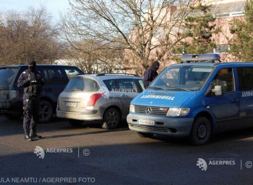 Percheziţii în Craiova la o grupare care trafica migranţi în Mexic şi SUA