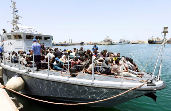 Libia: Garda de coastă a recuperat de pe mare 493 de migranţi în ultima săptămână
