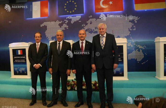 Comisarul UE pentru migraţie invită la stoparea fluxului de migranţi care pleacă din Turcia