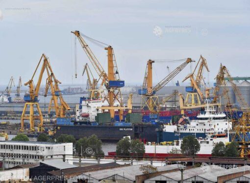 Constanţa: Migranţi clandestini algerieni intoxicaţi cu fum în portul maritim, după ce au provocat un incendiu la bordul navei