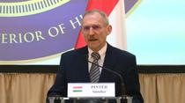 Migraţia trebuie oprită la frontierele Schengen, spune ministrul de interne al Ungariei
