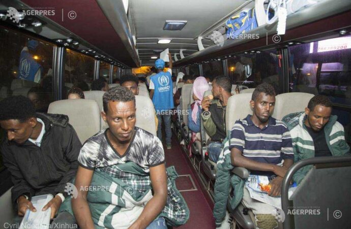 UNHCR a evacuat 72 de refugiaţi din Libia către România