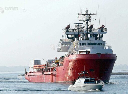 Aproape 500 de migranţi salvaţi din Marea Mediterană aşteaptă să ajungă în Europa
