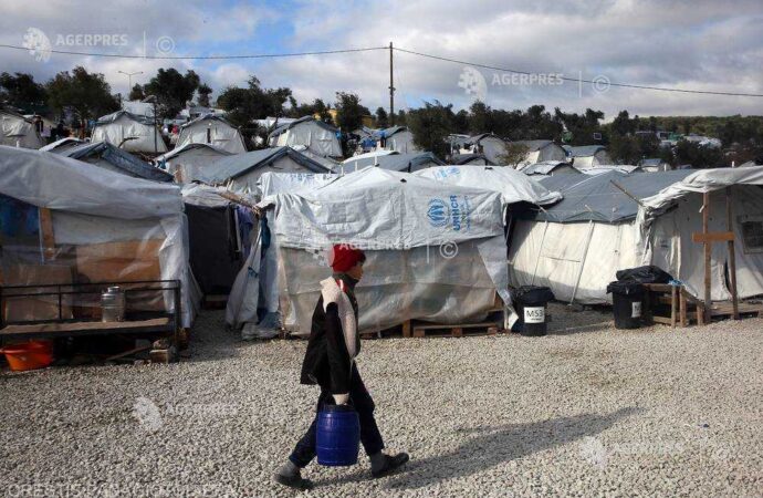 Grecia anunţă că va închide în câteva luni taberele pentru migranţi din insule