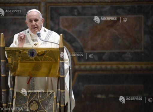 Papa Francisc face apel la politicieni să nu închidă porturile pentru migranţi, după cazul Salvini
