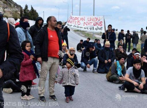 Grecia limitează la cel mult trei ani dreptul de azil pentru migranţi