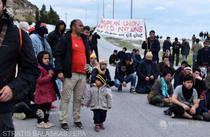 Grecia limitează la cel mult trei ani dreptul de azil pentru migranţi