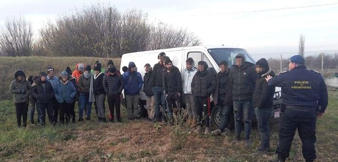 Puhoi de migranti la frontiera in Banat, urmarire ca-n filme