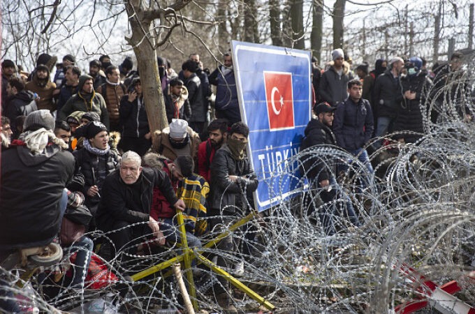 Erdogan ameninţă UE cu „milioane” de migranţi. Grecia solicită sprijin rapid