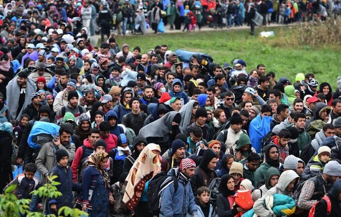 Grecia menţine izolarea în tabere de migranţi. Măsura stârneşte nedumerire, în contextul relaxării restricţiilor