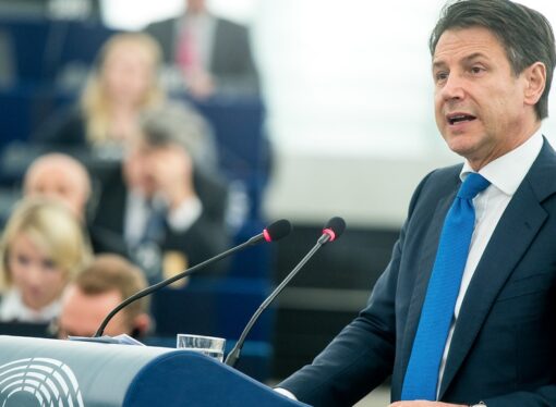 Tensiuni în cadrul coaliției guvernamentale de la Roma din cauza planului de a se oferi permise de muncă imigranților ilegali