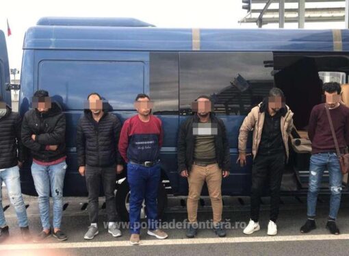DIICOT: Patru români şi un tunisian, reţinuţi pentru constituire a unui grup infracţional organizat şi trafic de migranţi