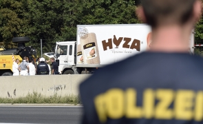 Mandat de arestare emis pe numele şoferului camionului cu migranţi găsit la frontiera dintre Germania și Cehia